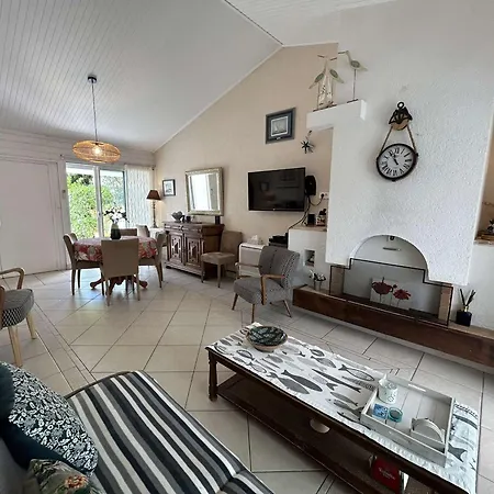 Maison Cotiere, Animaux Admis - 9 Pers. - Fr-1-224c-382 Holiday home *