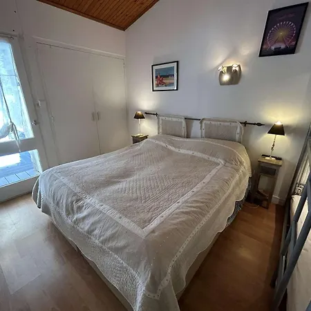 Holiday home Maison Cotiere, Animaux Admis - 9 Pers. - Fr-1-224c-382 *